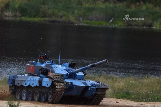 “坦克兩項(xiàng)”半決賽中國小組奪魁，“海上登陸”接力賽暫居第一